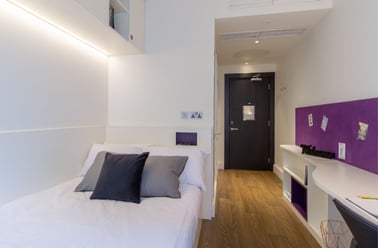 Gold En Suite, Spring Mews, Tinworth Street, Vauxhall, London - Image 2